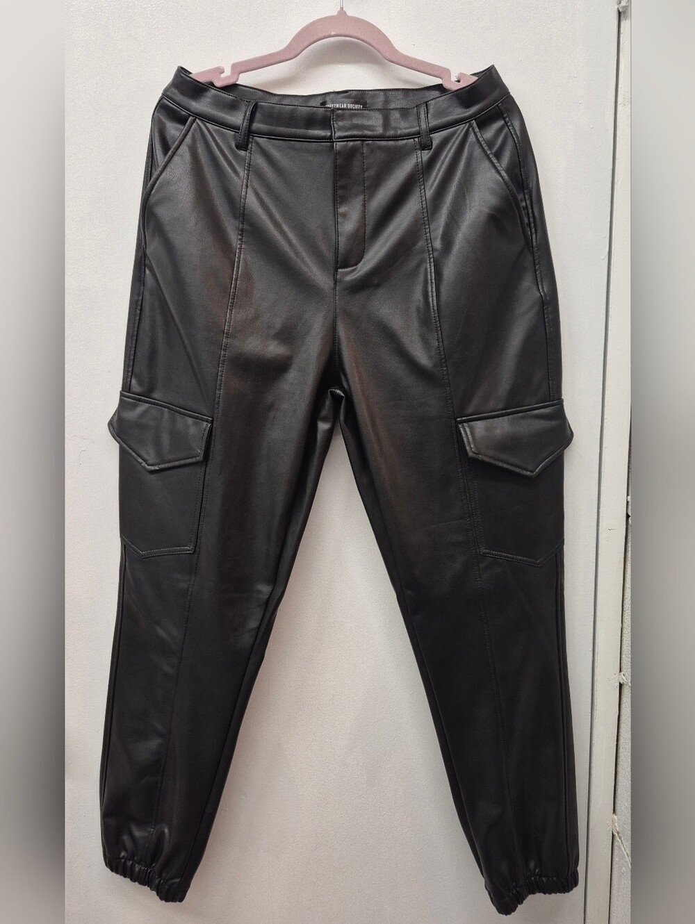 🌼5/$20 Faux Leather Cargo Pants - Black Large